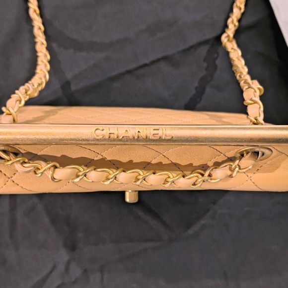 CHANEL CC 2019 Beige Flap Crossbody Shoulder Bag✨ - Picture 4 of 12